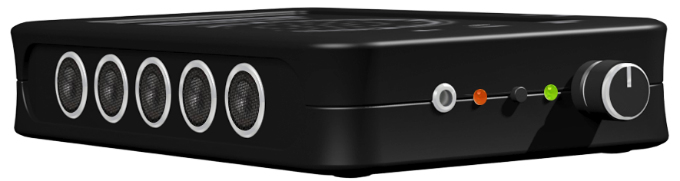 Вращающийся регулятор и световые индикаторы находятся на передней панели прибора