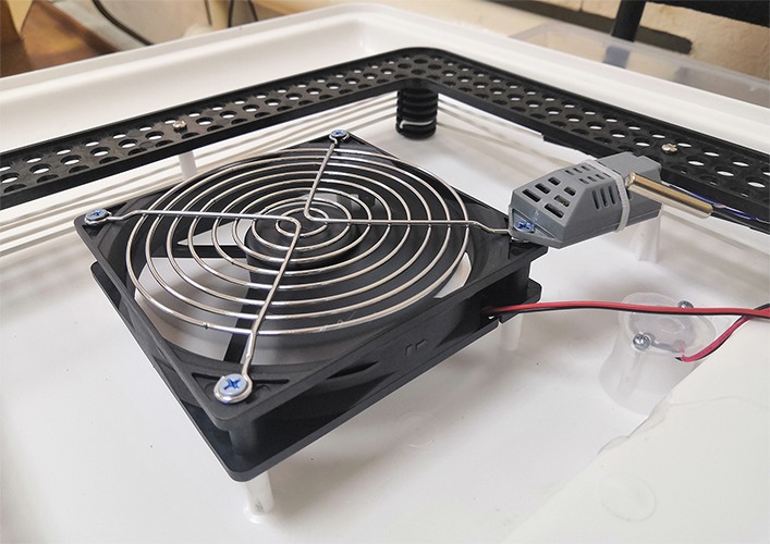 Инкубатор для яиц 