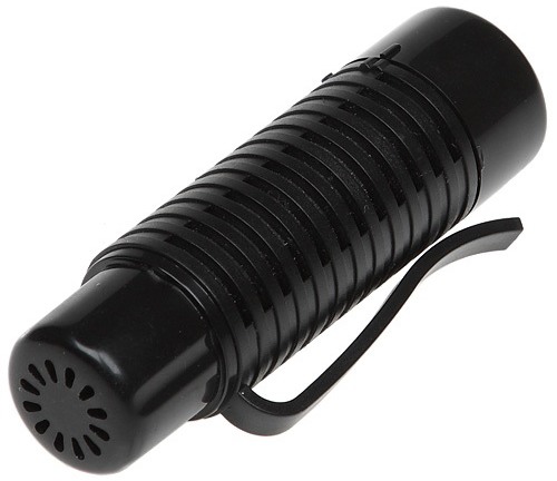 Благодаря поясному зажиму отпугиватель вообще не займет места